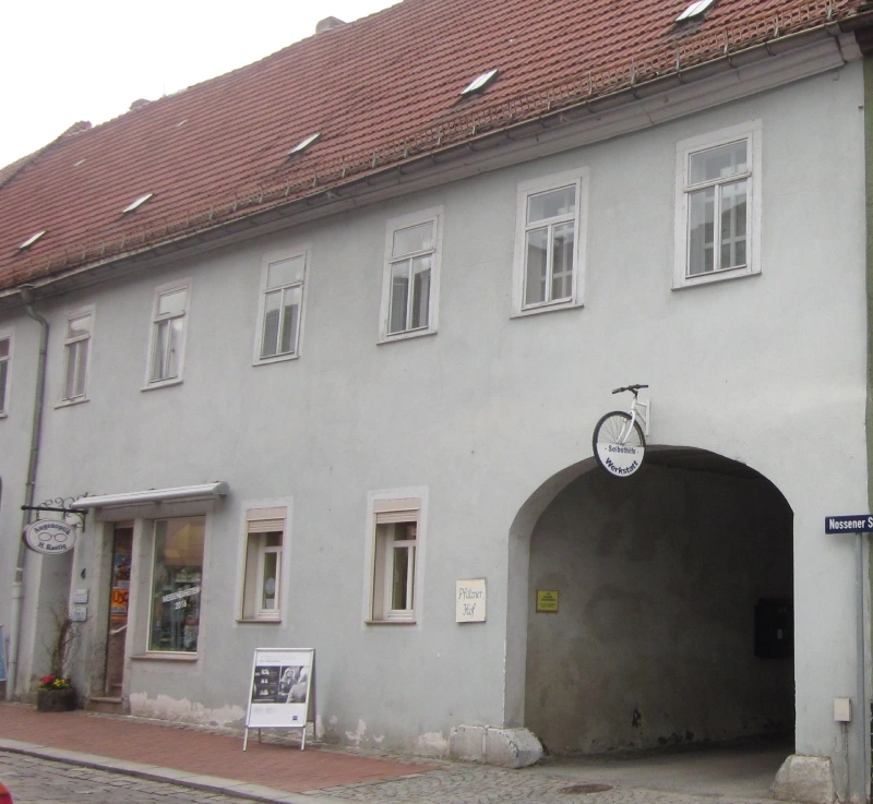 Pfützner-Hof Ansicht von der Nossener Straße- Verwaltung der Stiftung Leben und Arbeit